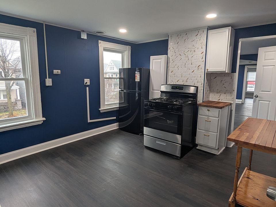 1st image of 50 Arnold St #1