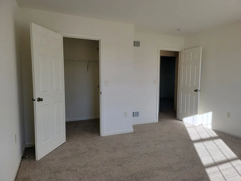 213 Limestone Dr — Photo 9