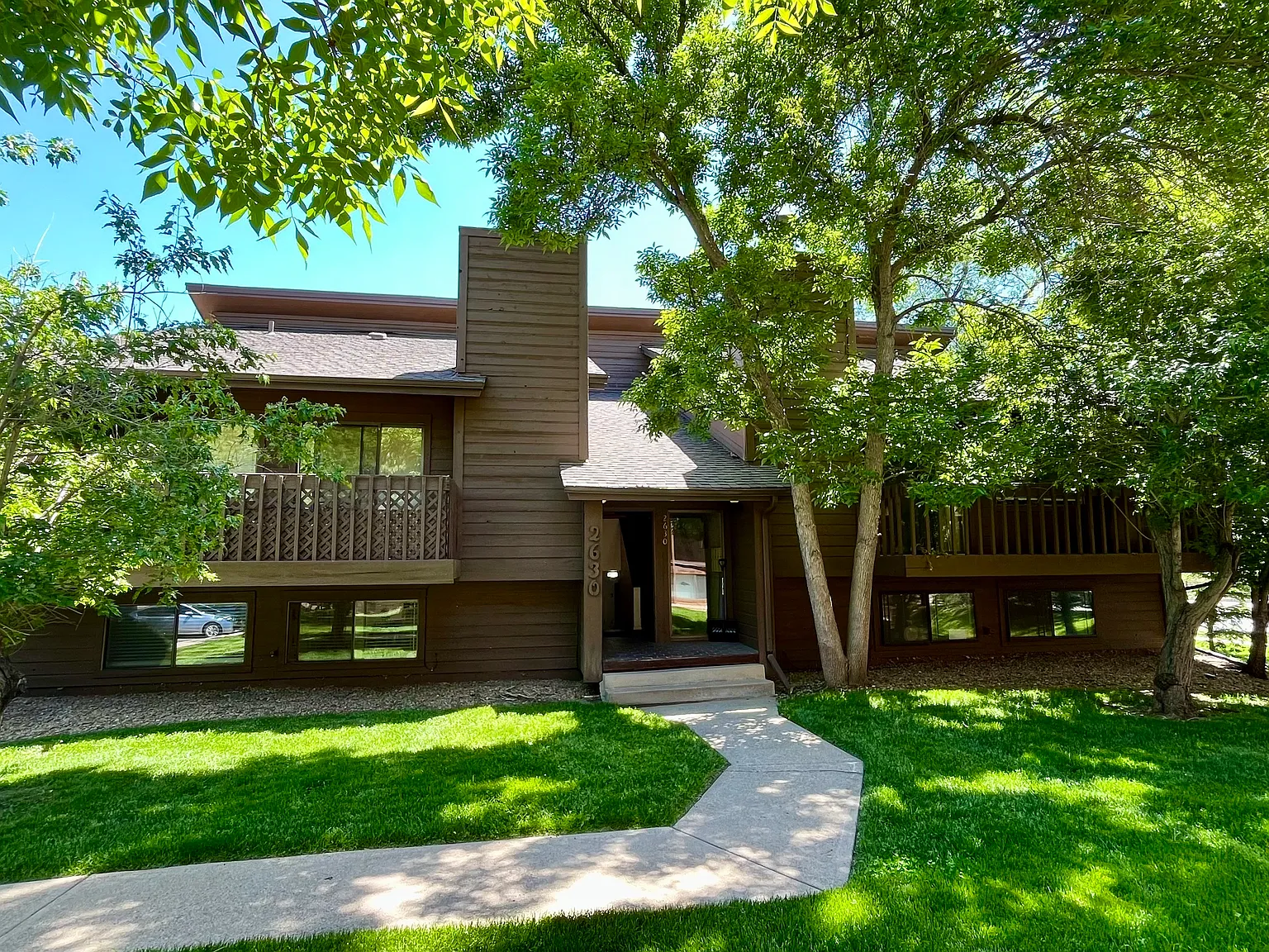 2 bed, 750 sqft, $2,100 — Photo 1