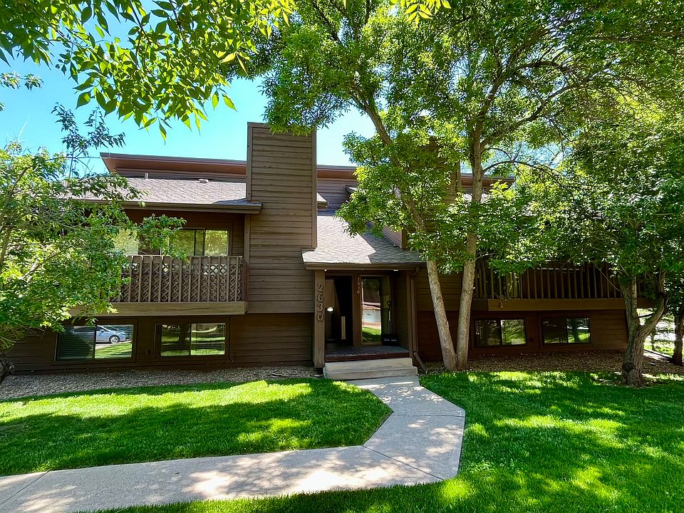 Front entrance - grass and trees.