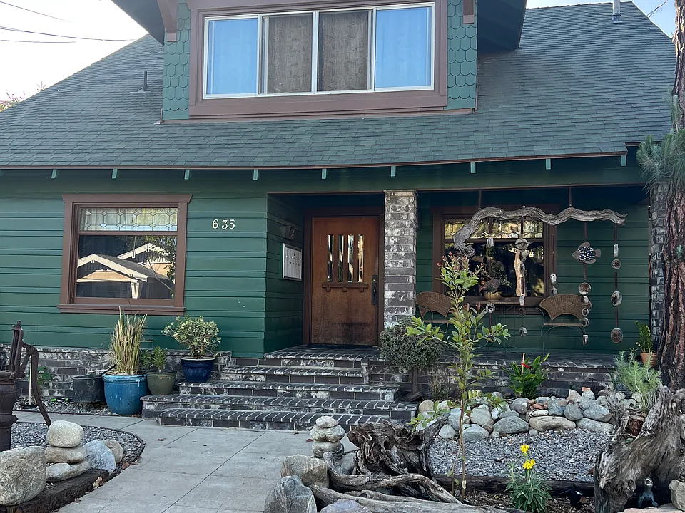 633 Molino Ave