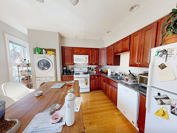 4th image of 33 Portsmouth St #2D
