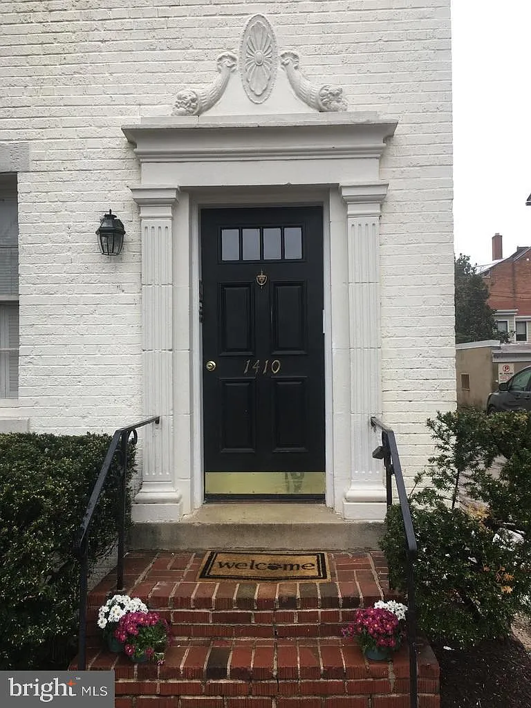 Georgetown — Photo 1