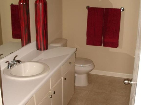 4th image of 630 5th St NE APT 302