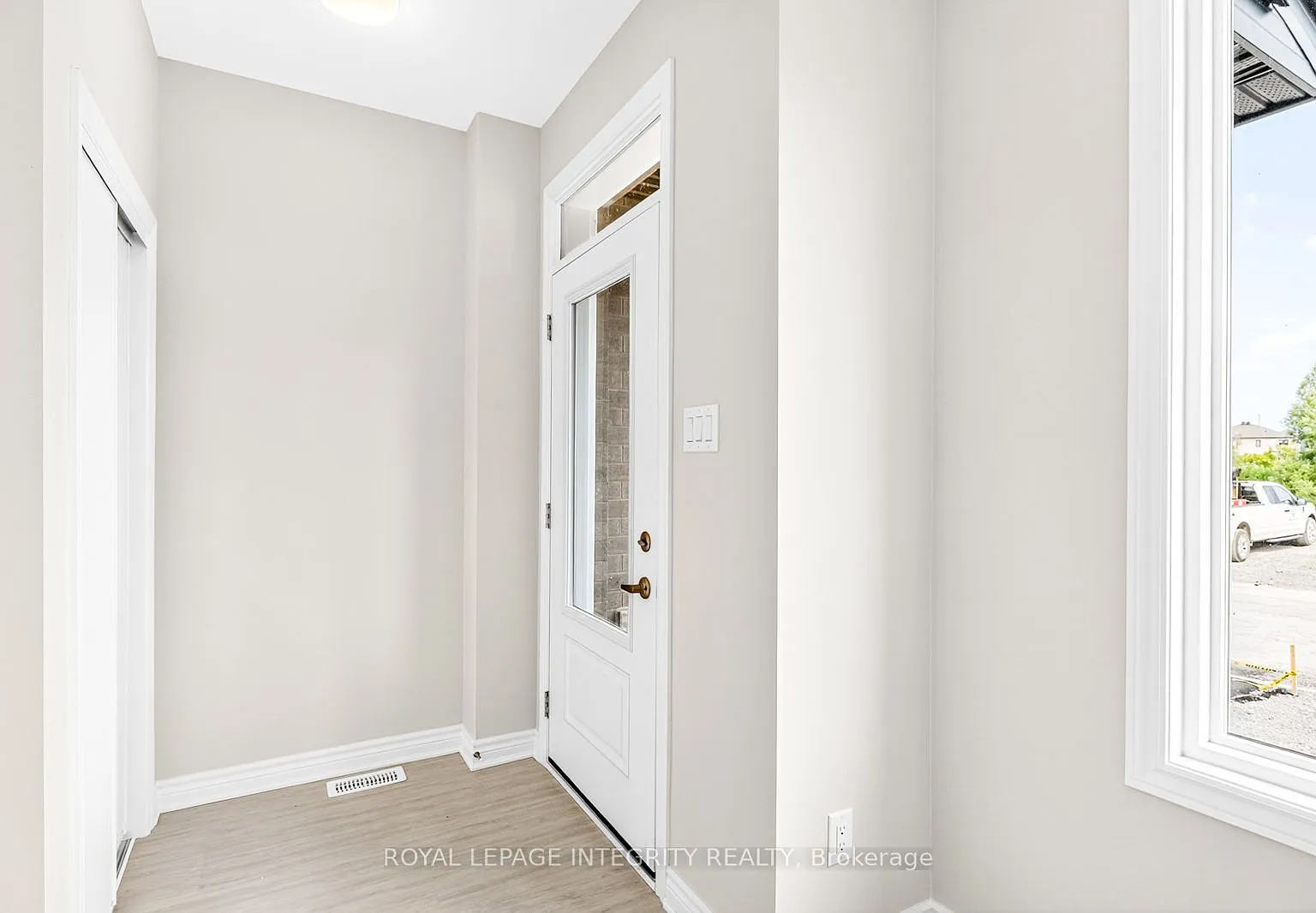 4 bed, $2,900 — Photo 4