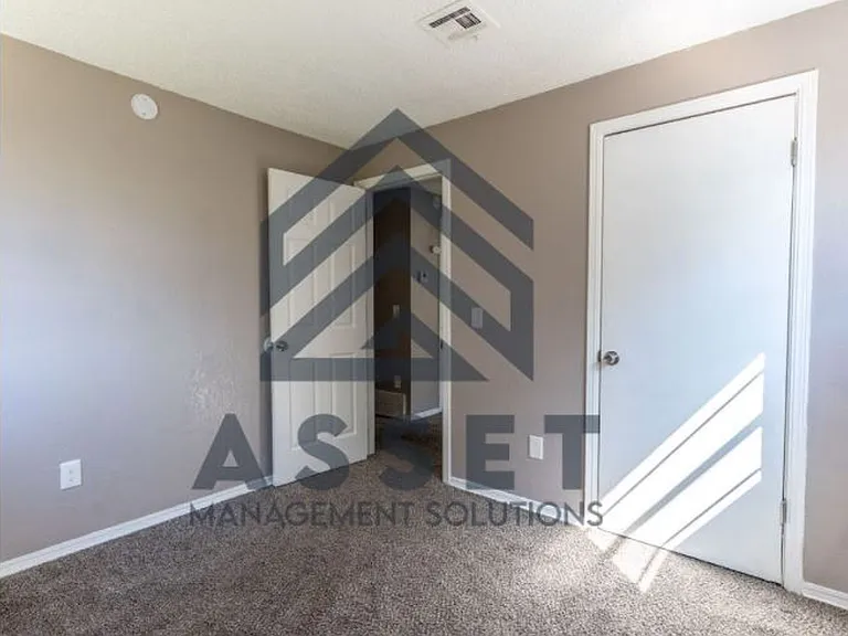 4913 Creekwood Ter — Photo 15