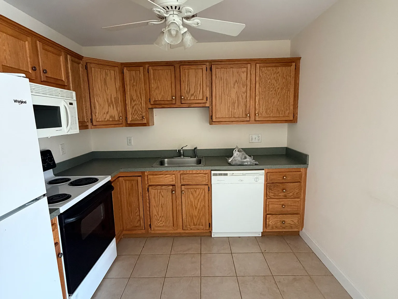 2 bed, $1,625 — Photo 2