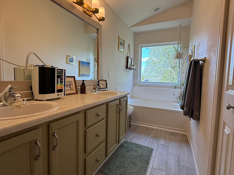 1567 Chesham Cir — Photo 24
