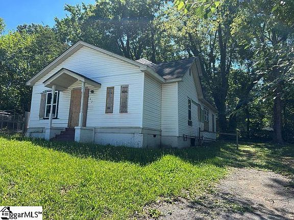 5th image of 922 N Logan St