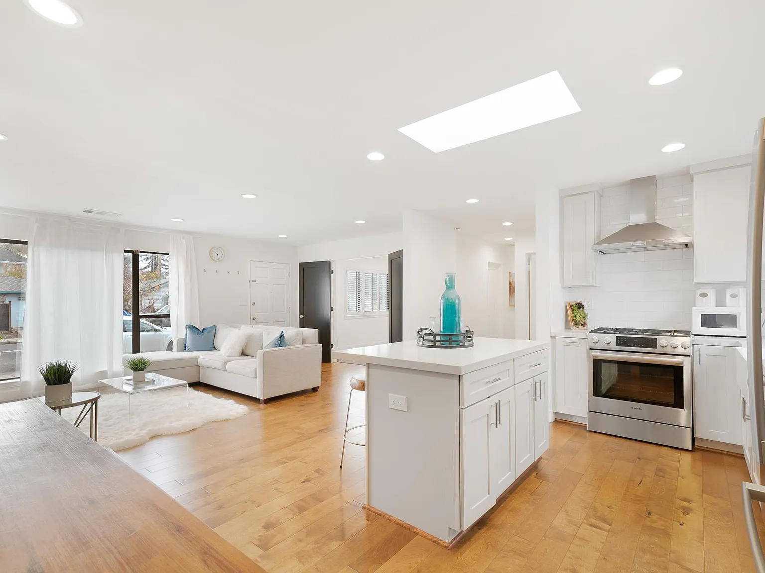 4 bed, 1430 sqft, $6,500 — Photo 4