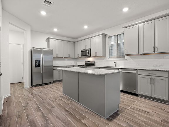 5th image of 249 Redonda Dr
