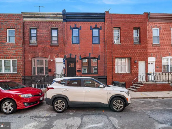2424 S Iseminger St, Philadelphia, PA 19148