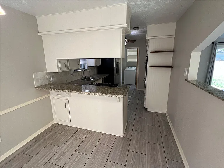 1819 Hanbury Ct — Photo 6