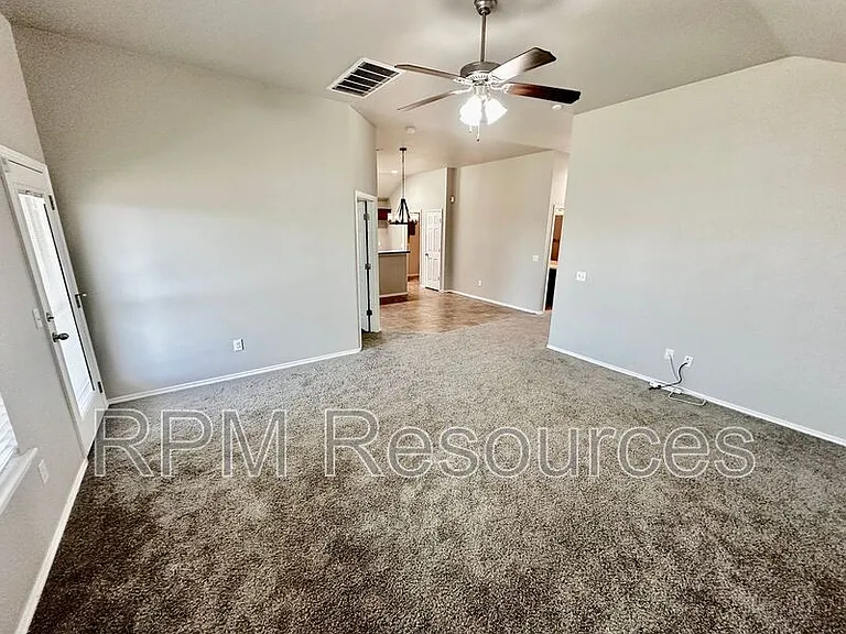 11121 NW 6th Ter — Photo 7