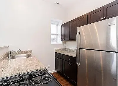 2 bed, 1.0 bath, 750 sqft, $1,800 — Photo 1