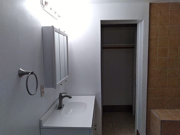 2nd image of 542 W Polk St #16