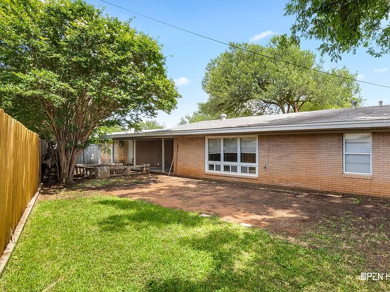 4202 Meadowbrook Dr — Photo 29