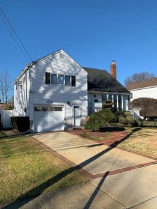 110 Westgate Rd, Massapequa Park, NY, 11762