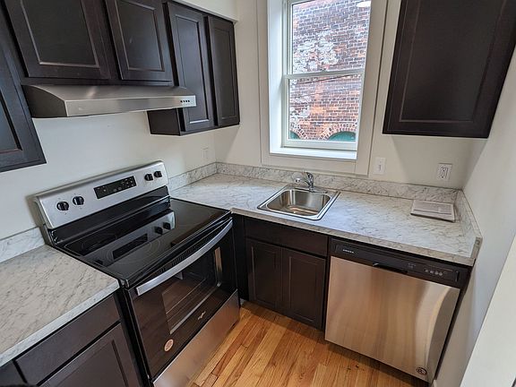 3rd image of 1031 Marlborough St #302