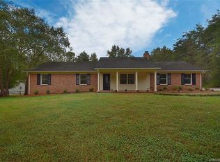 2590 Lake Shore Rd S, Denver, NC 28037