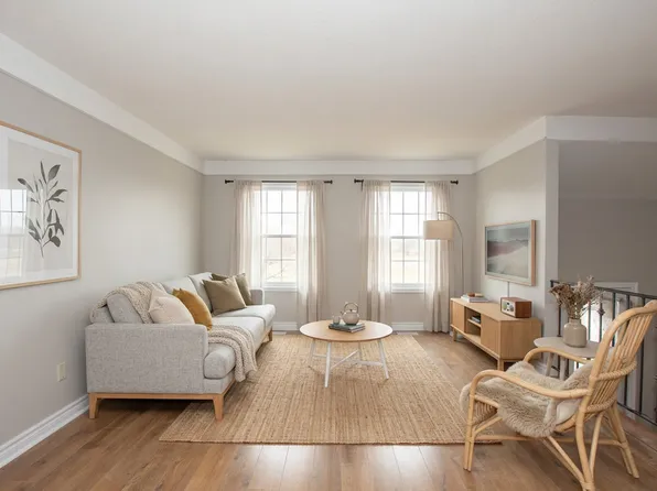 47 Waterview Ct, Welland, ON L3C 7J1