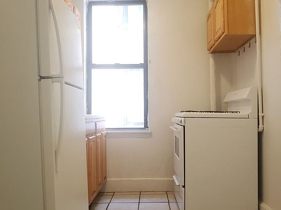 4th image of 435 Fort Washington Ave #G3