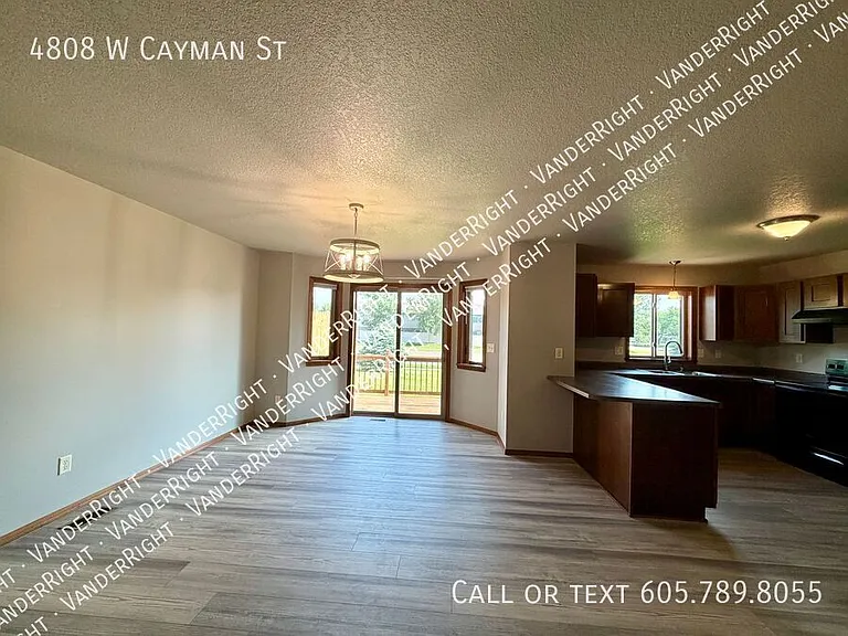 4808 W Cayman St — Photo 4