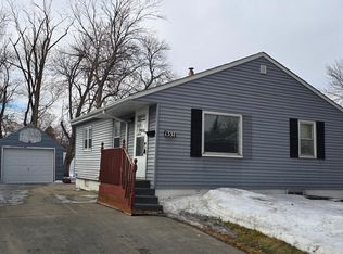 1337 16 1/2 St S, Fargo, ND 58103
