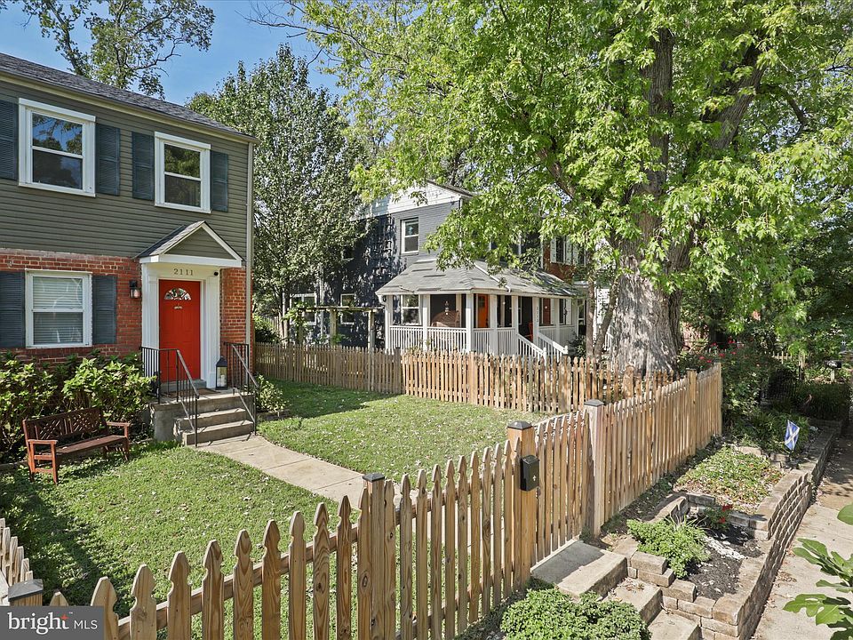 1st image of 2111 Arlington Ter
