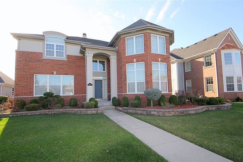 1st image of 1675 N Woods Way