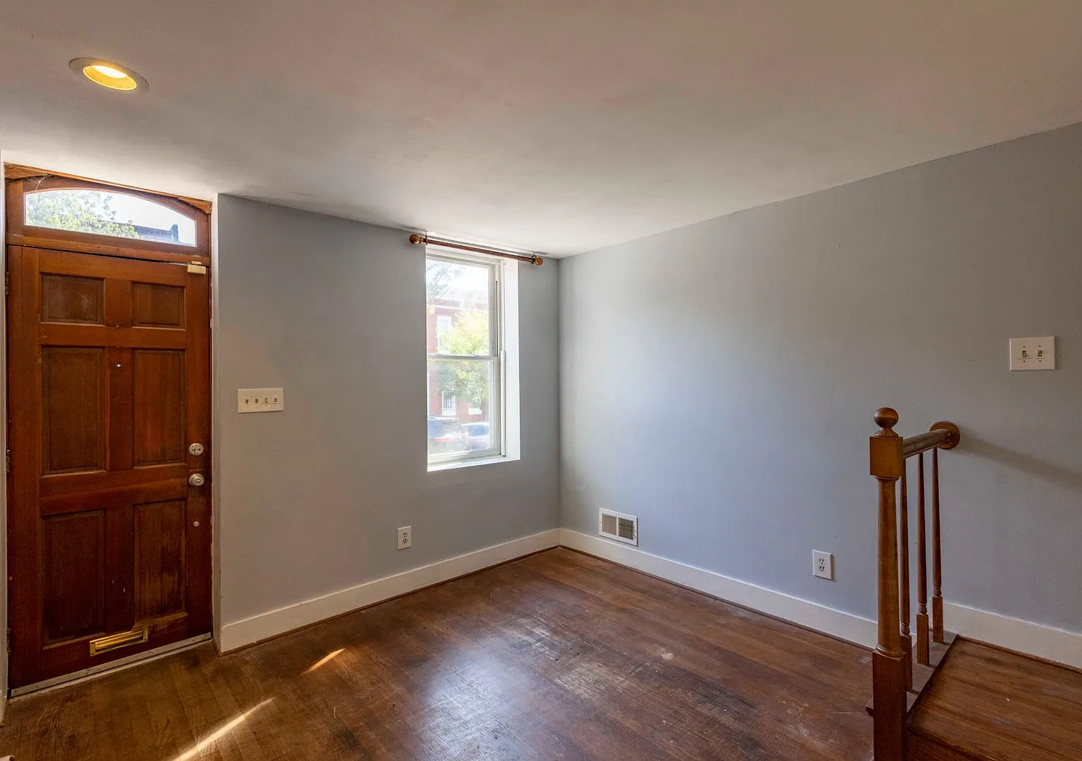Charming 1Bed/1.5Bath Townhome with Loft in Washington Village, MD! — Photo 4