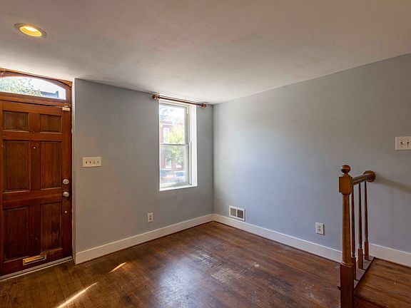 4th image of 1037 W Barre St