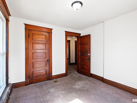4th image of 1315 W 15th St