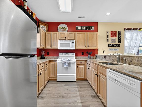 3rd image of 901 West Port Dr. #204