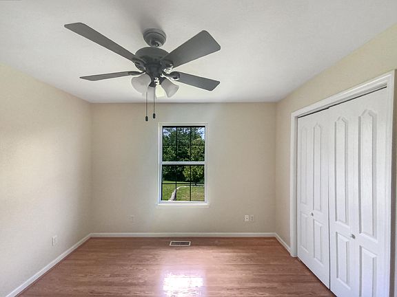 3rd image of 10305 Sovereign Pointe Dr