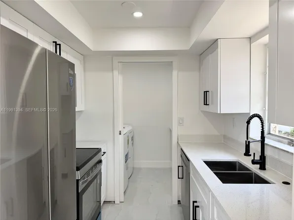 890 SW 28th St #2, Fort Lauderdale, FL 33315