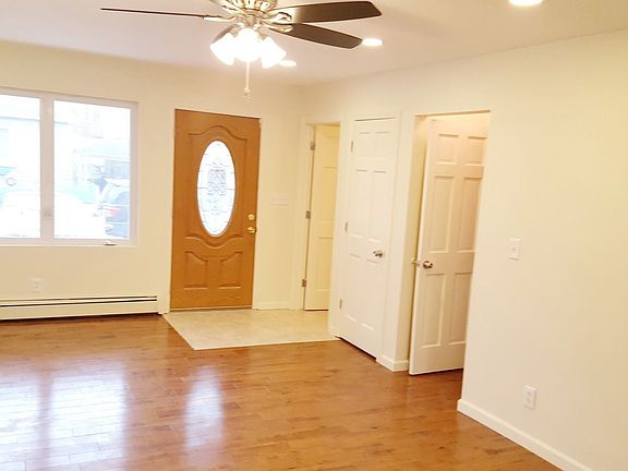 2nd image of 3734 Oceanic Ave #1B