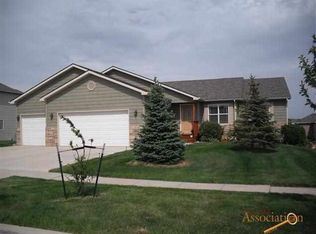 6926 Cog Hill Ln, Rapid City, SD 57702