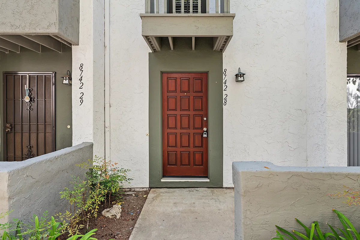 2 bed, 1092 sqft, $3,600 — Photo 2