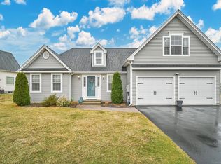 10 Steeple View Dr, Ellington, CT 06029