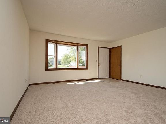 5th image of 11143 Crest Ln