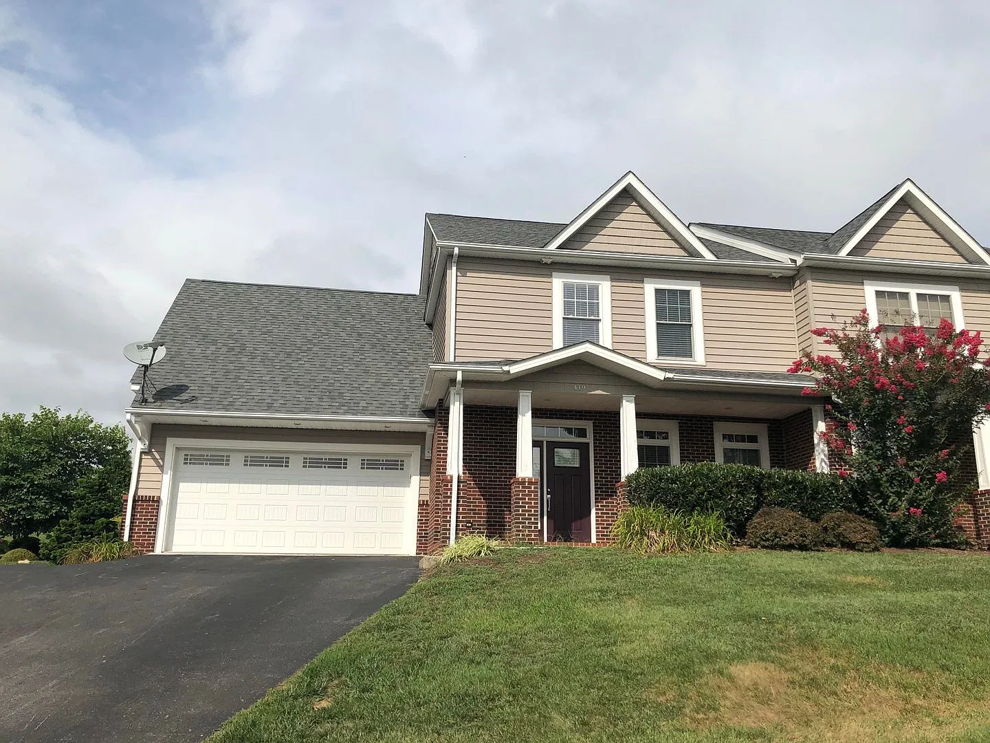 Quiet Blacksburg Townhome with 2 Car Garage — Photo 1