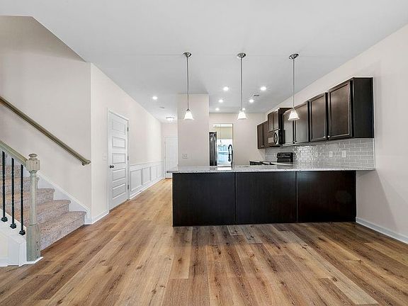 5th image of 15 Sleepy Oaks Trl NE