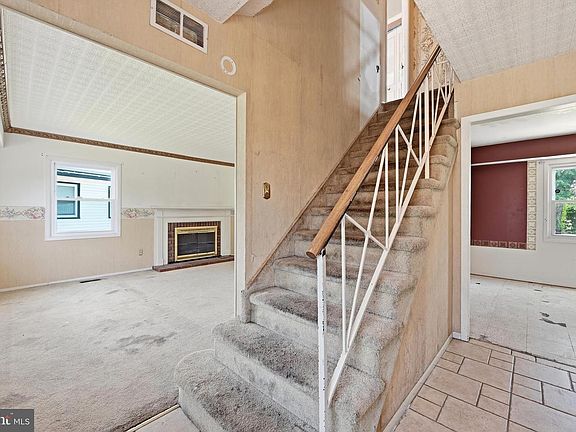 4th image of 27 Northgate Ln