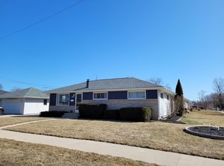 6104 S Kirkwood Ave, Cudahy, WI 53110