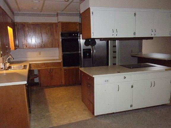 5th image of 11 Deborah Dr
