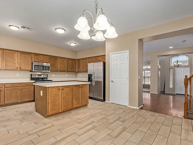 504 N Swallow Ln — Photo 10