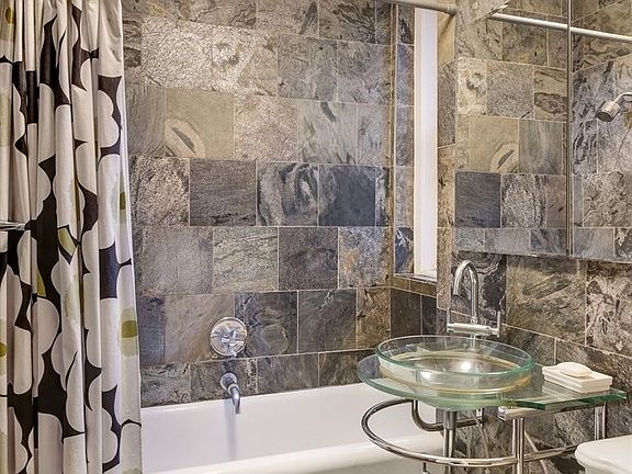 4th image of 19 Grace Ct APT 4D