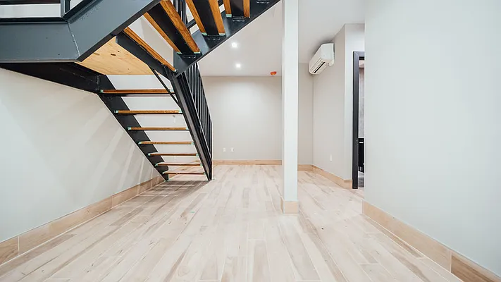 Rented by Nooklyn NYC LLC | media 9