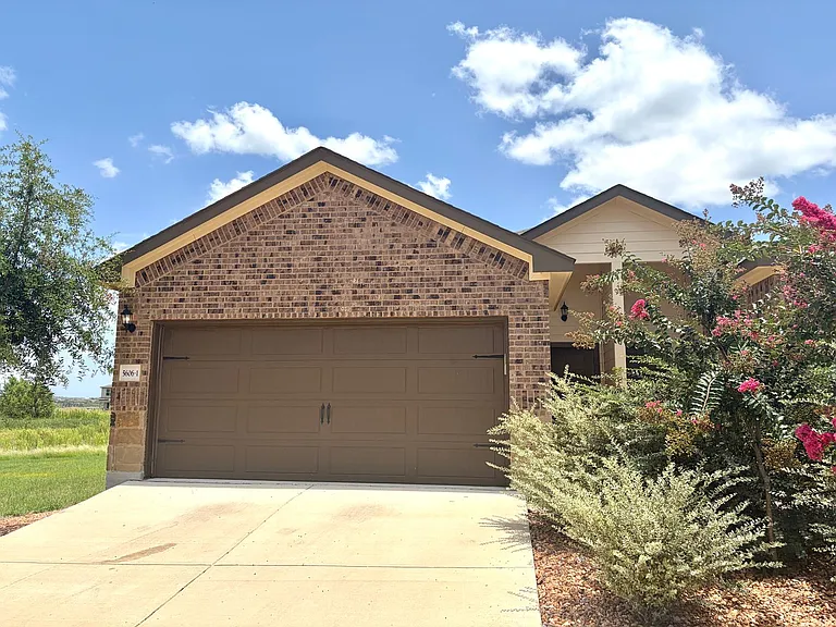 Come live in Knox Ridge! — Photo 22